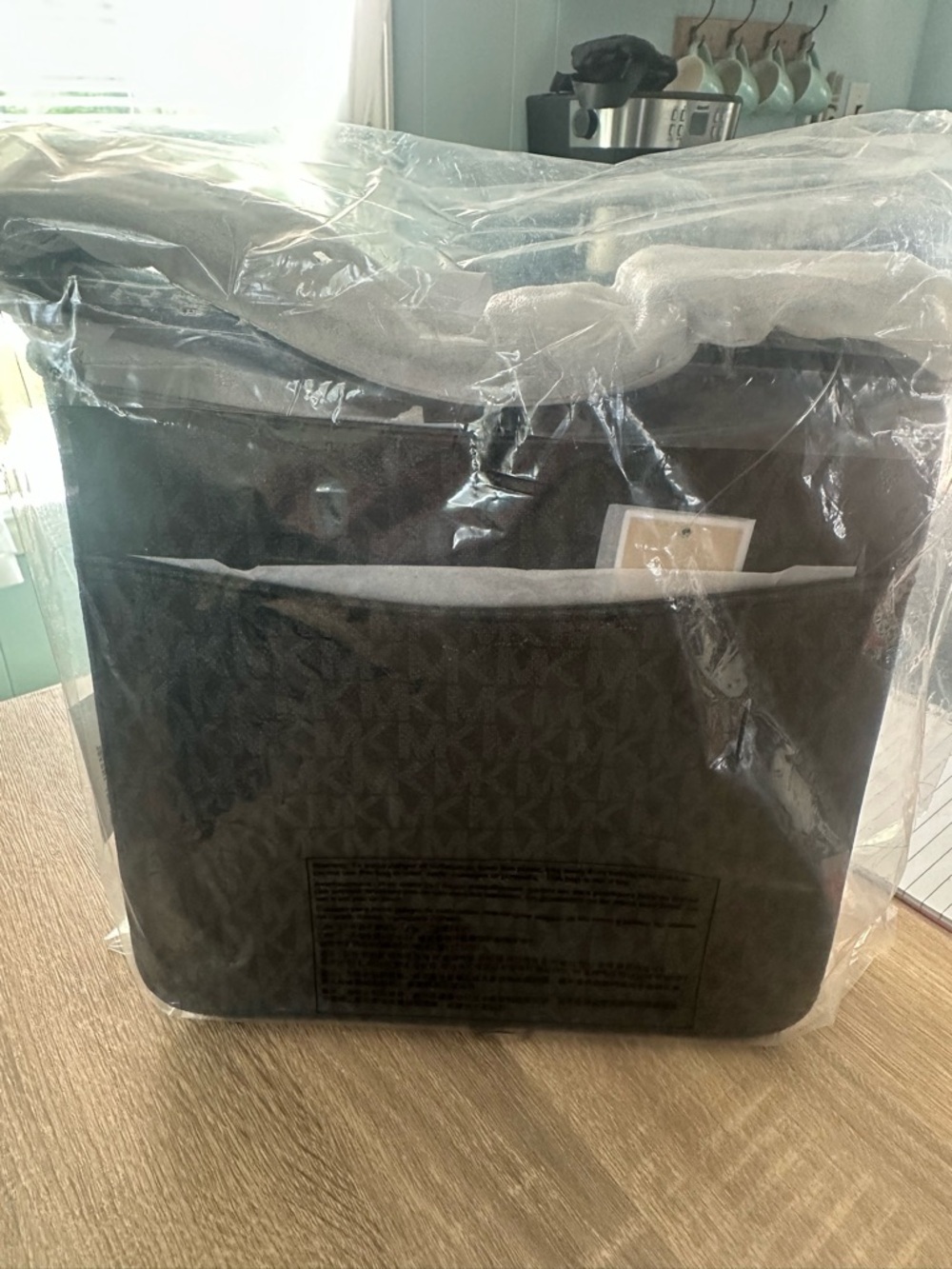 NWT Michael Kors Black Signature Jet Set Small Crossbody with Logo Strap - Picture 5 of 6